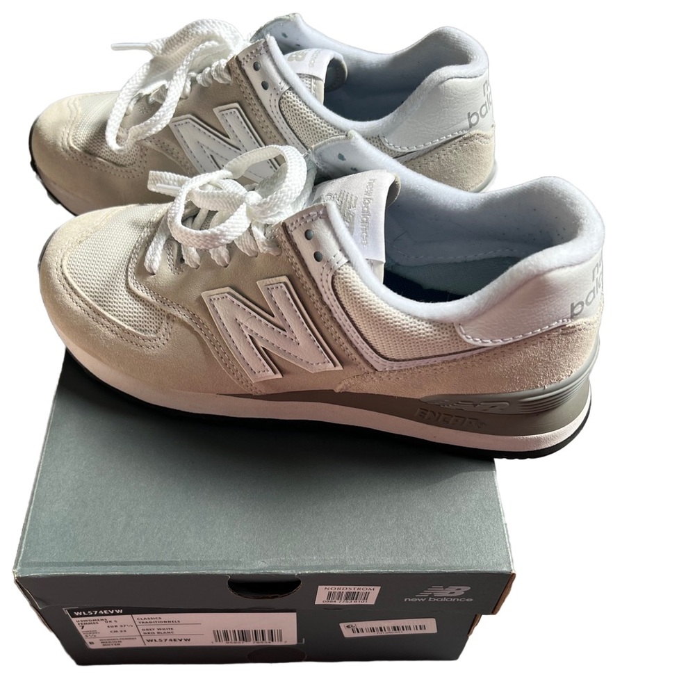 NEW BALANCE GRAY AND WHITE CLASSIC 574 NEUTRAL SNEAKER SIZE 7 - Picture 6 of 12